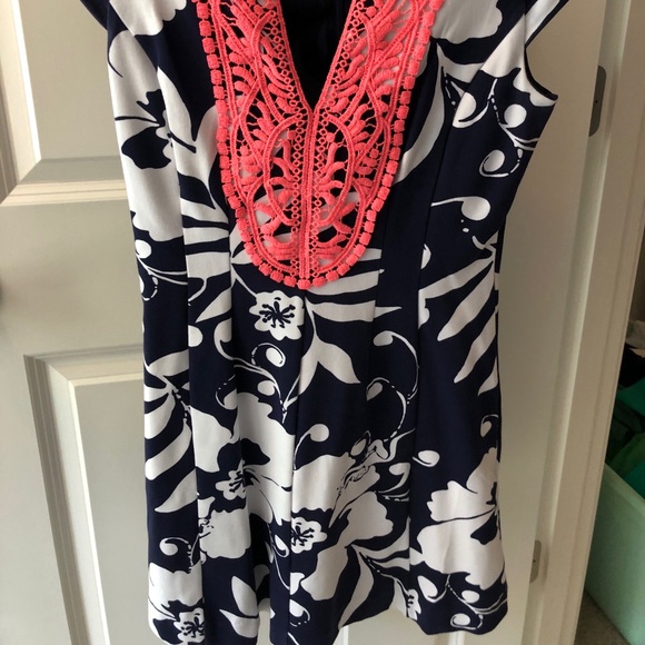 Lilly Pulitzer Size Small Dress - Picture 2 of 3